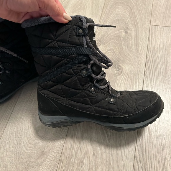 SOLD❗️Black Columbia winter boots - Picture 5 of 7